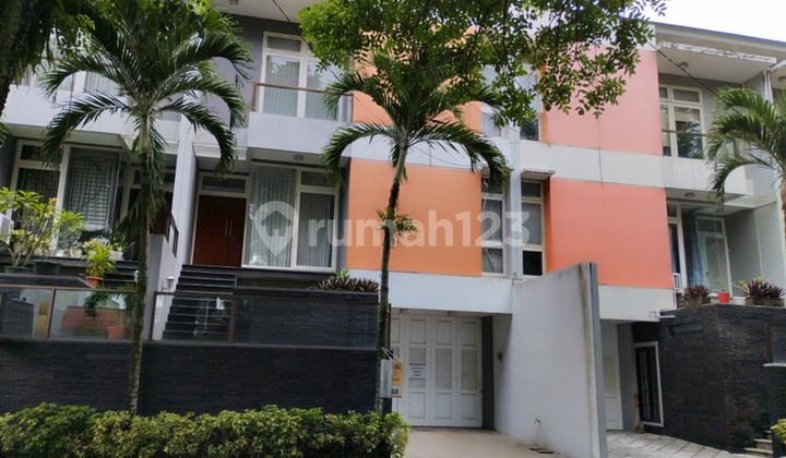 Luxury 3-Storey Residence in the Heart of the City, Steps from Ambarrukmo Plaza