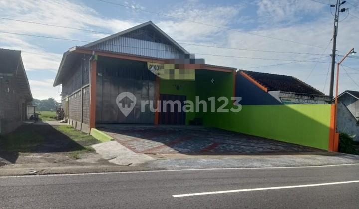 Strategic warehouse, Pandowoharjo St., Sleman. Near Magelang St.