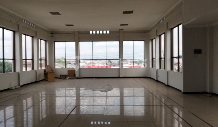 Strategic 3-Story Building Investment in the City Center of Tegalrejo, Jogja