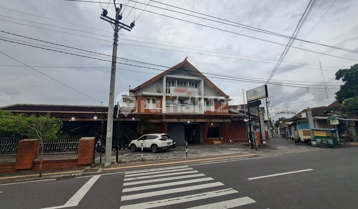 Hotel Premium Strategis Dekat Malioboro & Tugu Jogja