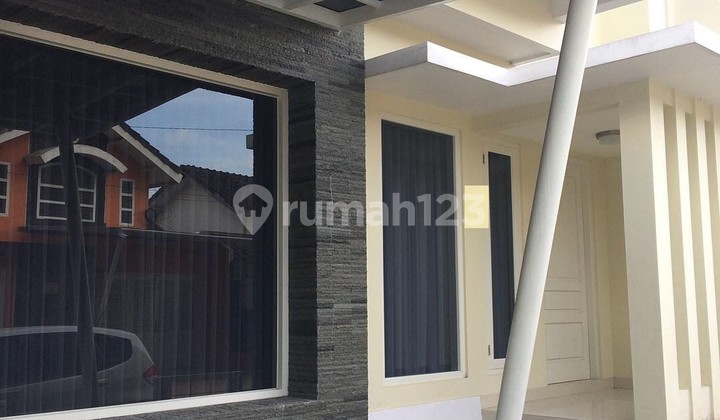 Semi-furnished residential house for rent, Taman Merapi housing complex Semi-furnished residential house for rent, Taman Merapi housing complex
