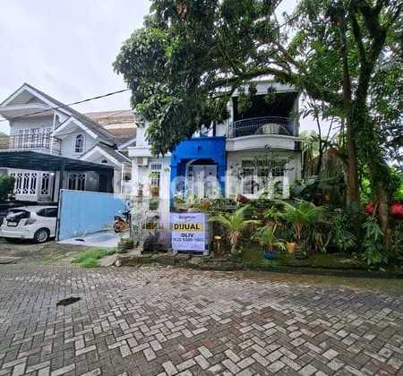 Rumah Asri Dua Lantai Di Perumahan Balikpapan Baru