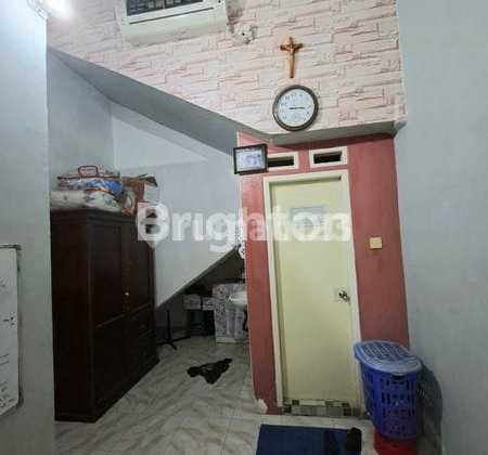 Strategic Shop-House in the City Center, Main Roadside on Mt Haryono 1