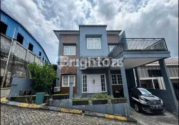 Rumah Dua Lantai Di Perumahan Sepinggan Pratama