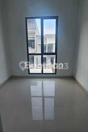 New Hook Ready-to-Occupy House in Grand City Housing, North Balikpapan New Hook Ready-to-Occupy House in Grand City Housing, North Balikpapan