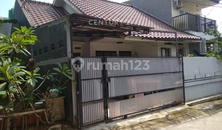 Dijual Rumah Di Lingkungan Nyaman Di Cinere