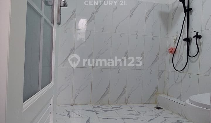 For Sale Ready-to-Occupy House Strategic Location Near BSD 2