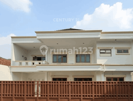 For Sale, Neat and Ready-to-Occupy House in Tebet, South Jakarta