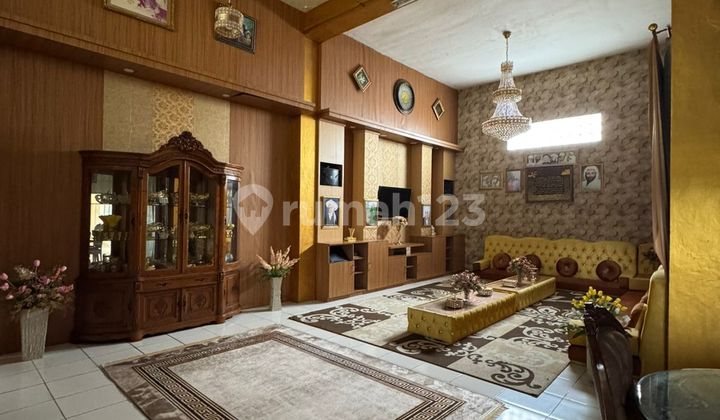 Commercial Shop House, Roadside, Strategically Located in City Center Commercial Shop House, Roadside, Strategically Located in City Center