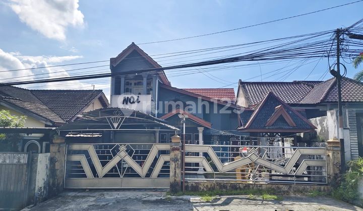 Rumah Posisi Strategis & Aksesibilitas Baik-berada Di Tengah Kota Rumah Posisi Strategis & Aksesibilitas Baik-berada Di Tengah Kota