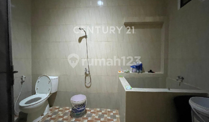 Beautiful House for Sale, Ready to Occupy in Taman Ratu 2