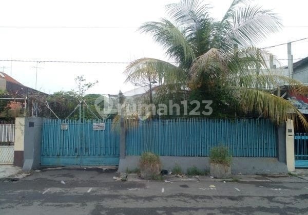 Warehouse &amp; House in Petemon, Ready to Occupy, Suitable for Business