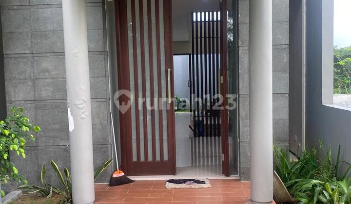 Modern House in the Favorite Araya Malang Area 2