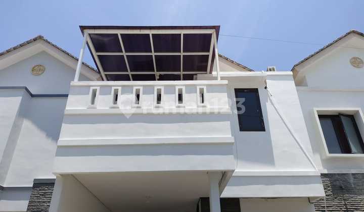 Rumah Modern 2 Lantai di Taman Griya Jimbaran 2