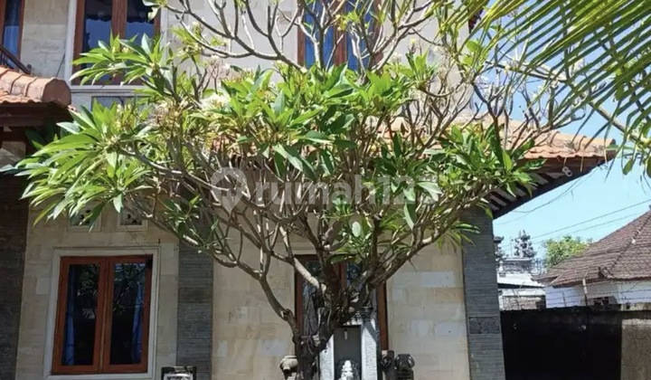 Rumah Besar dengan 7 Kamar Tidur di Sesetan 2