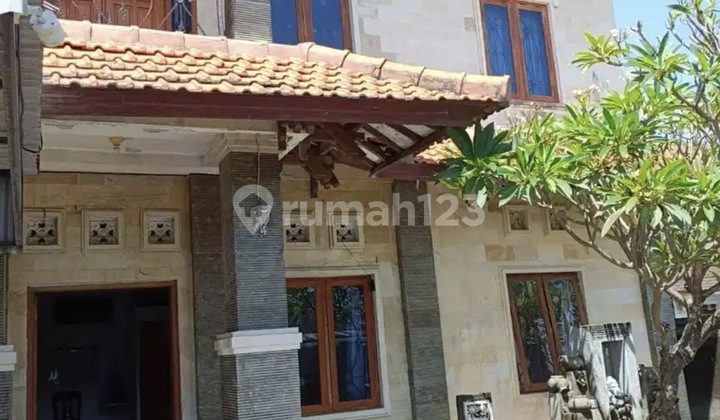 Large House with 7 Bedrooms in Sesetan Large House with 7 Bedrooms in Sesetan