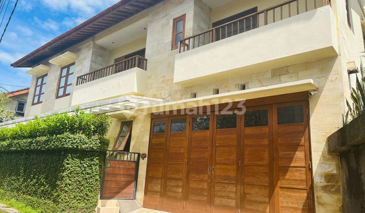 Rumah Mewah Bagus di Puri Gading Jimbaran Rumah Mewah Bagus di Puri Gading Jimbaran