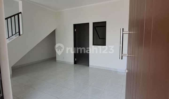 Comfortable 2-Story Ready-to-Occupy House in Imperial Jaya Park, Cluster View, Sepatan, Tangerang Comfortable 2-Story Ready-to-Occupy House in Imperial Jaya Park, Cluster View, Sepatan, Tangerang