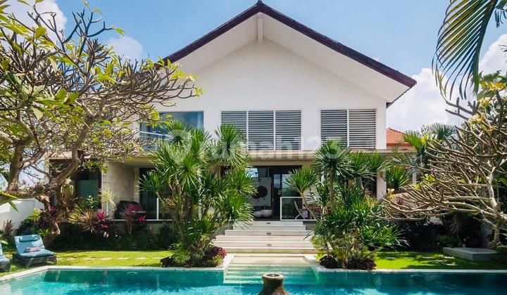 Grand 4BR Luxury Villa with Sauna & Billiards in Umalas 