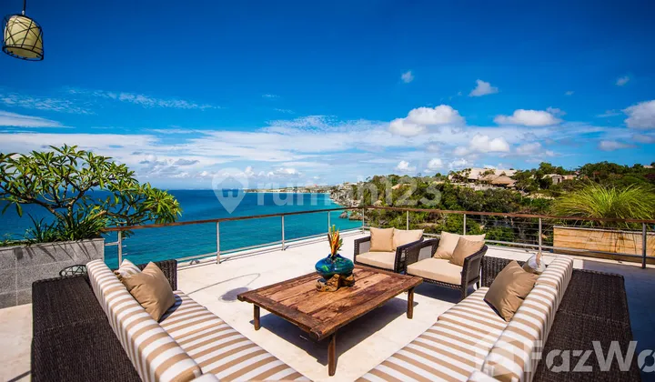 Freehold Luxury 17-Bedroom Residence In Uluwatu
