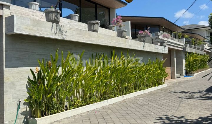 Freehold Modern Villa in Sanur Freehold Modern Villa in Sanur