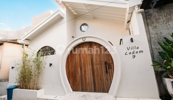 Modern 2BR Villa Near Berawa Beach - Prime Location