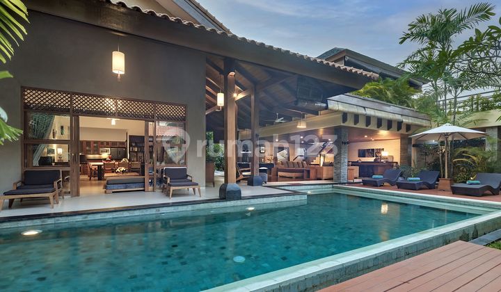 6 Bedroom Villa for Sale in Seminyak