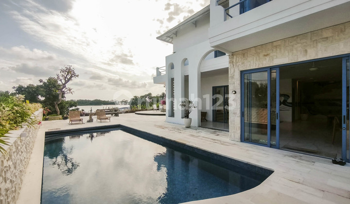 Stunning Greek-Inspired Oceanfront Villa in Nusa Dua