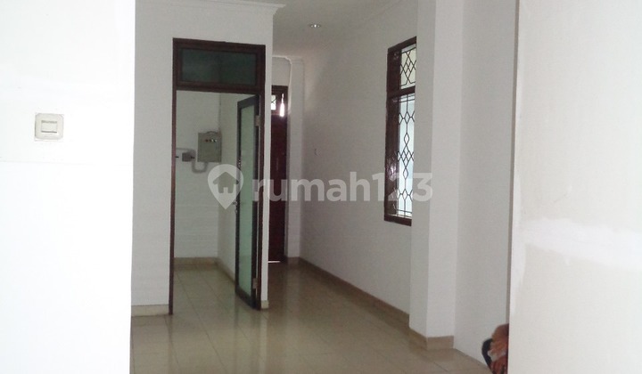 *disewakan Kantor Atau Ruko Strategis Zona Komersial Lantai Di Utan Kayu Matraman, Jakarta Timur*