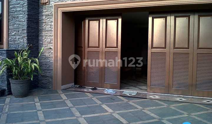 Dijual Rumah Mewah Klasik Elegan Rawamangun