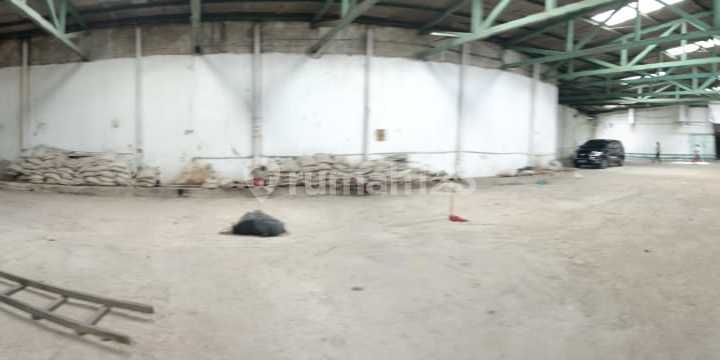 Commercial and Strategic Warehouse for Sale in Daan Mogot, West Jakarta Commercial and Strategic Warehouse for Sale in Daan Mogot, West Jakarta