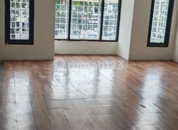 Disewakan Ruko di Kelapa Gading Jakarta Utara 2 Lantai Disewakan Ruko di Kelapa Gading Jakarta Utara 2 Lantai