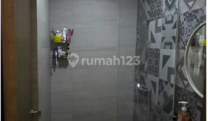 For Sale Sunter Icon Tower West Sunter North Jakarta Apartment, 45M area, 2 bedrooms, 1 bathroom, piped water, 2200W electricity, SHM certificate, selling price 660M negotiable. More info: Isti Huang - Vania Atr 2