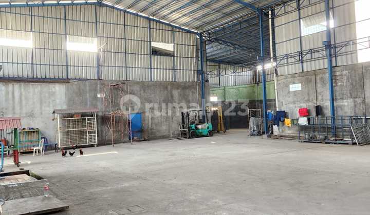 For Rent Showroom and Warehouse in Bekasi