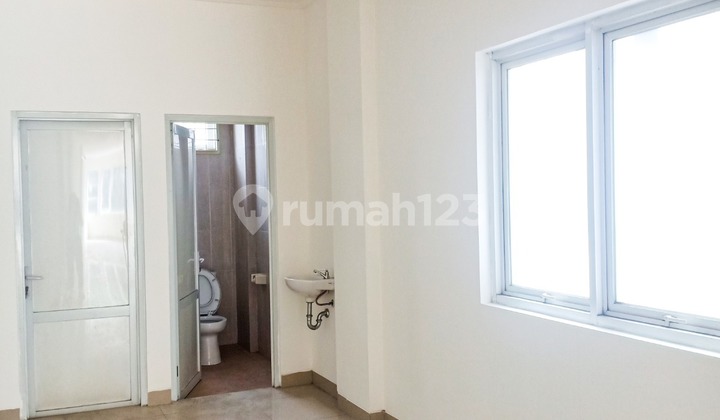 For Rent, Joined Shop House / Can be Used for Warehouse, Rawamangun Area, Rare Strategic Location / Main Road 2