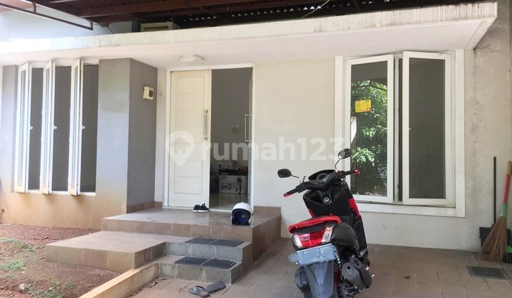 Sell 2-Storey House CASH near Cibubur Toll in Rafles Hills Housing Complex