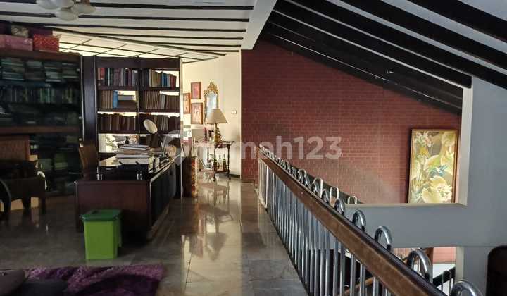 RUMAH PINGGIR JALAN RAYA COCOK UNTUK HUNIAN/KANTOR/USAHA