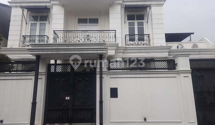 Dijual Rumah Mewah Siap Huni di Area Tebet, Lokasi Strategis