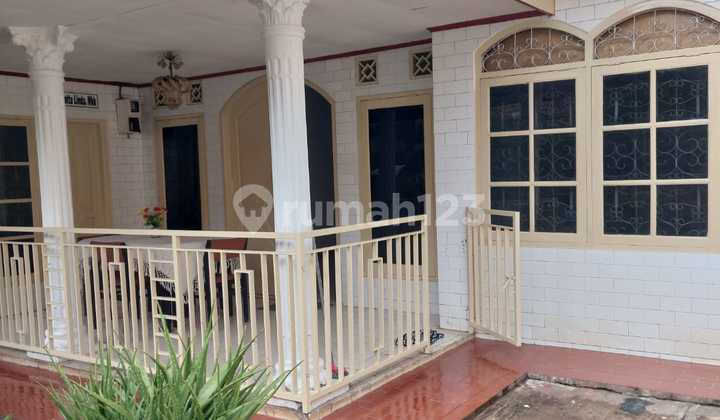 Dijual Rumah Tua Halaman Luas Area Cipinang Melayu