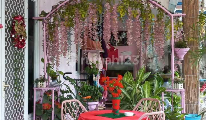 Dijual Rumah Hook Area Jatibening Butuh Minim Renovasi Rumah SHM