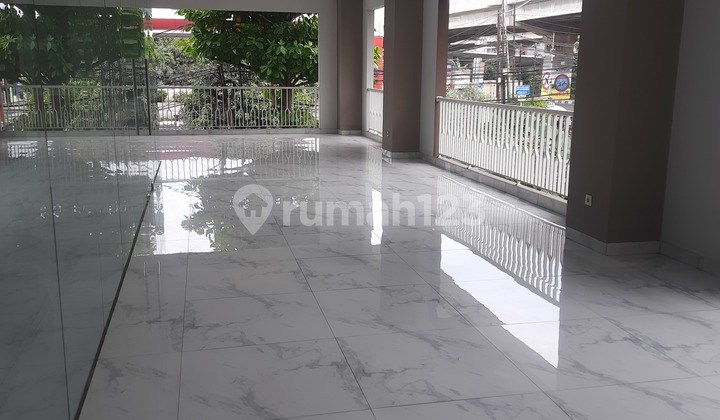For Sale 3-Storey Office Building in Cipinang Area For Sale 3-Storey Office Building in Cipinang Area