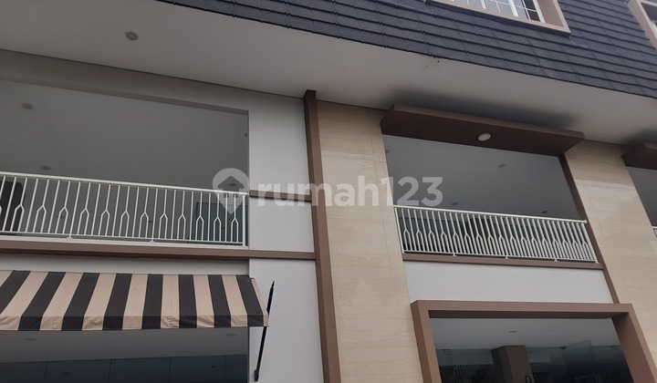 For Sale 3-Storey Office Building in Cipinang Area For Sale 3-Storey Office Building in Cipinang Area