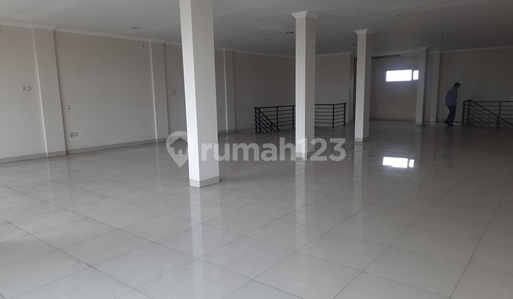 Disewakan Ruko 3 Lantai Daerah Pondok Gede Ruko 180.0 M² SHM di Pondok Gede Unfurnished Disewakan Ruko 3 Lantai Daerah Pondok Gede Ruko 180.0 M² SHM di Pondok Gede Unfurnished