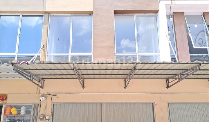 2-Storey Shop House in Sagulung Suitable for Business