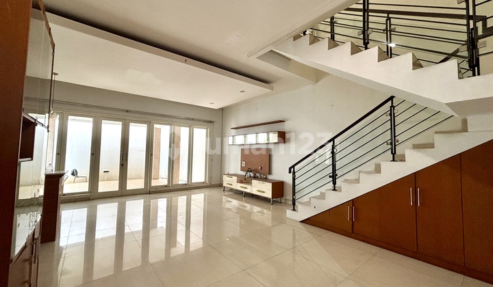 Rumah Alam Sutera di Cluster Onyx Rumah Alam Sutera di Cluster Onyx