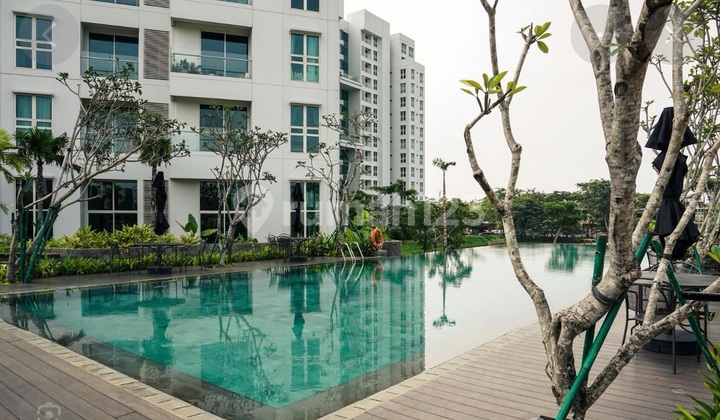 Apartemen Siap Huni, Full Furnish Tinggal Bawa Koper, Fasiltas Lengkap, Menghadap Danau, Restoran, Supermarket Hanya Selangkah
