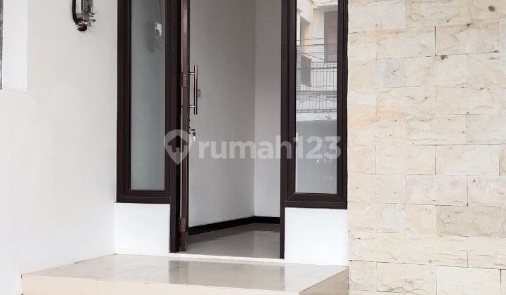 Rumah Baru 2 Lantai Siap Huni Rungkut Surabaya Rumah Baru 2 Lantai Siap Huni Rungkut Surabaya
