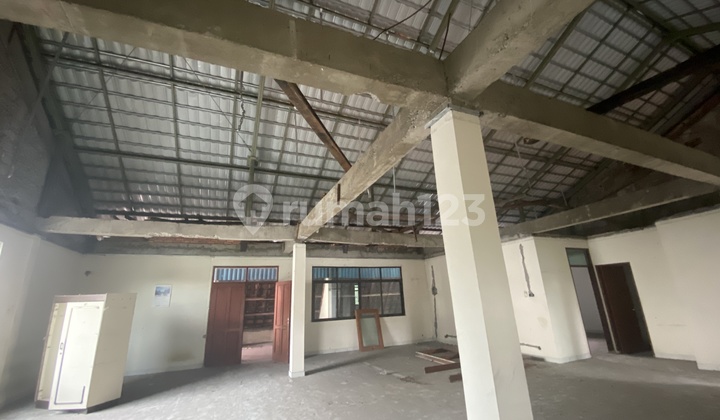 For Quick Sale! 3-Story Commercial Space in Kebayoran Baru