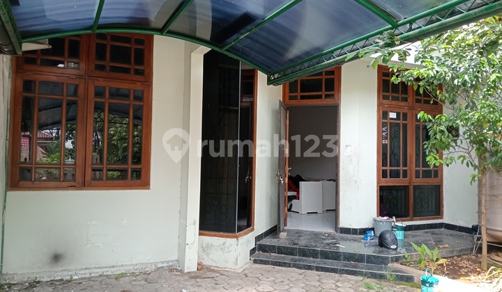 Disewakan Rumah di Bukit Sari 2