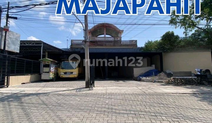 Business Place for Sale in East Semarang 1